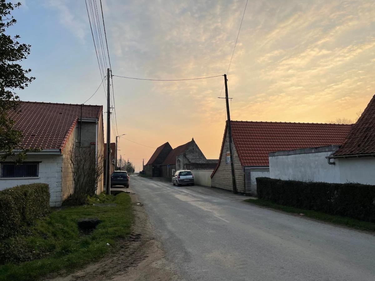 Gîte à la campagne mais proche de tout Moringhem Exterior foto